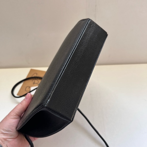 YVES SAINT LAURENT Sac à bandoulière en cuir Noir - Picture 9 of 12